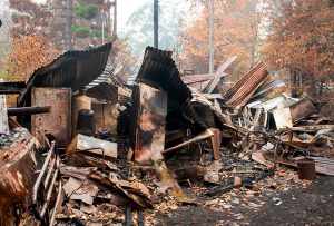 Abitazione bruciata in seguito agli incendi nelle Blue Mountains, in Australia