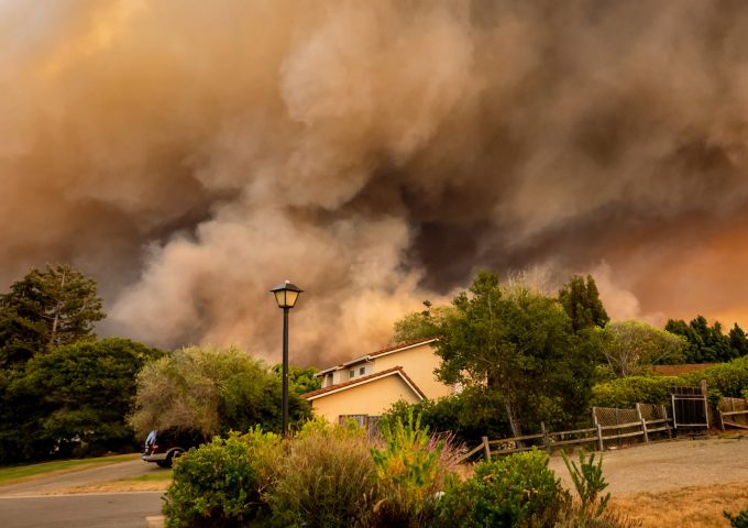 California Fire, una nuova serie tv sugli eroi degli incendi della California: immagine dagli incendi californiani del 2020