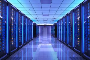 Un data center con i suoi server