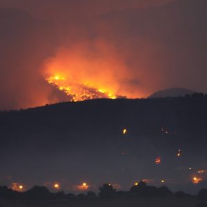 Da tempo sconvolta dalle fiamme, la Sardegna va a fuoco