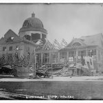 Un edificio semidistrutto dopo l'incendio nel porto di Halifax e l'esplosione