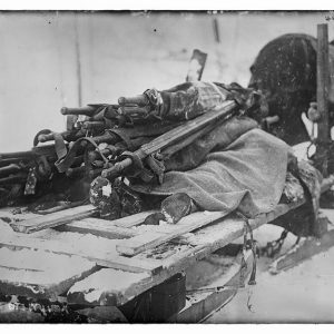 Una  edificio semidistrutto dopo l'incendio nel porto di Halifax e l'esplosione