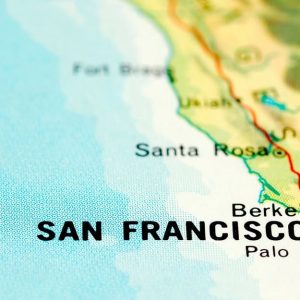 Dettaglio di una mappa della California con in primo piano San Francisco