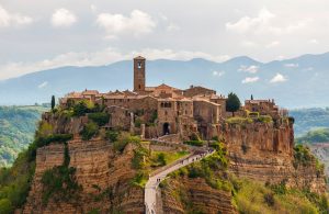 Vista panoramica del borgo medievale toscano di Bagnoregio