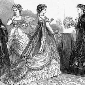 Incisione che rappresenta quattro donne facoltose vestite alla moda con grandi abiti preziosi nella Parigi di fine '800