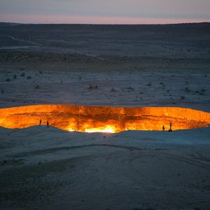 Vista panoramica della cosiddetta “porta dell'inferno”, un cratere cratere gassoso in cui arde un incendio fin dagli anni '50