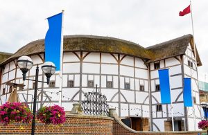 Esterno dello Shakespeare's Globe di Londra, una ricostruzione dell'originale Globe Theatre di Shakespeare del '600