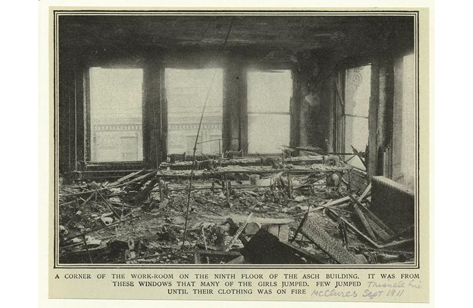 L'interno del nono piano del palazzo dopo l'incendio della Triangle Shirtwaist Company nel 1911