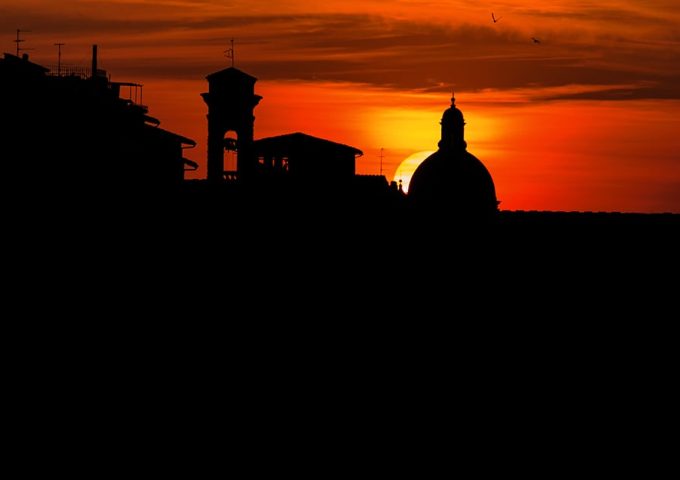 La silhouette della skyline di Firenze al tramonto