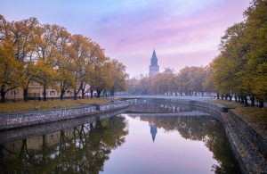 Vista della città di Turku dal fiume