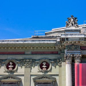 Dettaglio degli ornamenti sulla facciata del Grand Théâtre di Ginevra