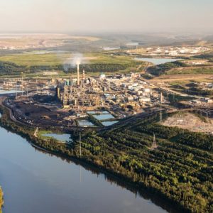Vista aerea dello stabilimento di raffinazione del petrolio di
