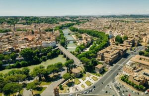 Vista aerea di Roma, con il fiume Tevere al centro
