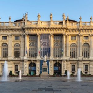 Vista dall'esterno di Palazzo Madama, esempio di barocco piemontese in centro a Torino